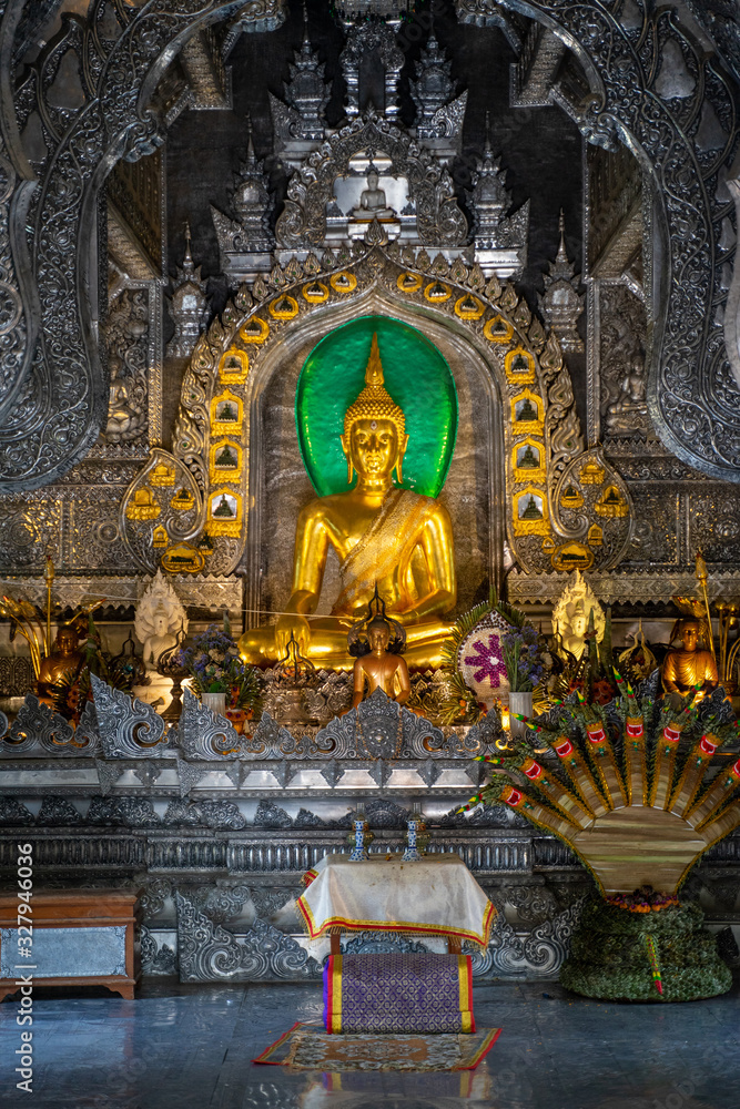 Obraz premium Beautiful temple made completely of silver in Chiang Mai