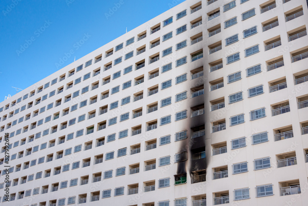 Obraz premium 高層マンションの火災現場