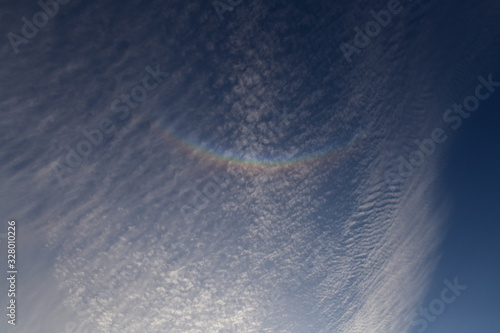 太陽の贈り物。3月3日桃の節句に、環天頂アークが美しく輝きました。夕刻。太陽右下。日本、千葉県 photo