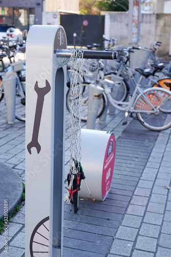 Public bike Bicycle servcie and repair tools station photo