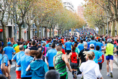 Maratón y gente corriendo