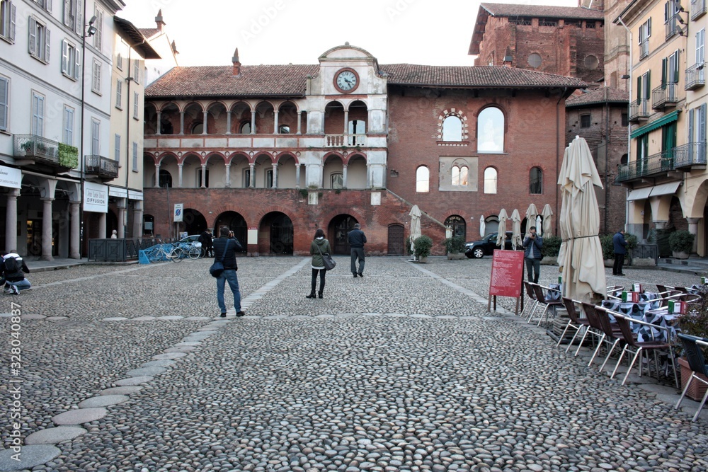 Main square in Pavia, Broletto