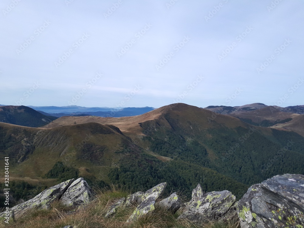 Fototapeta premium Golden autumn on a mountain 