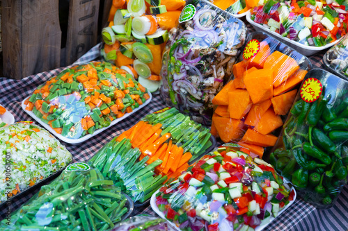 Cut vegetables in sets