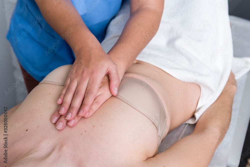 woman in a physiosexology therapy woman in a physiosexology therapy
