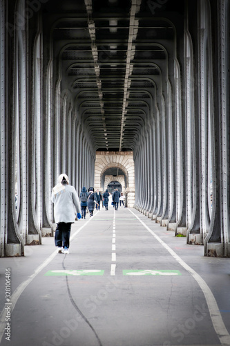 Bir Hakeim bridge in paris © isabelle dupont