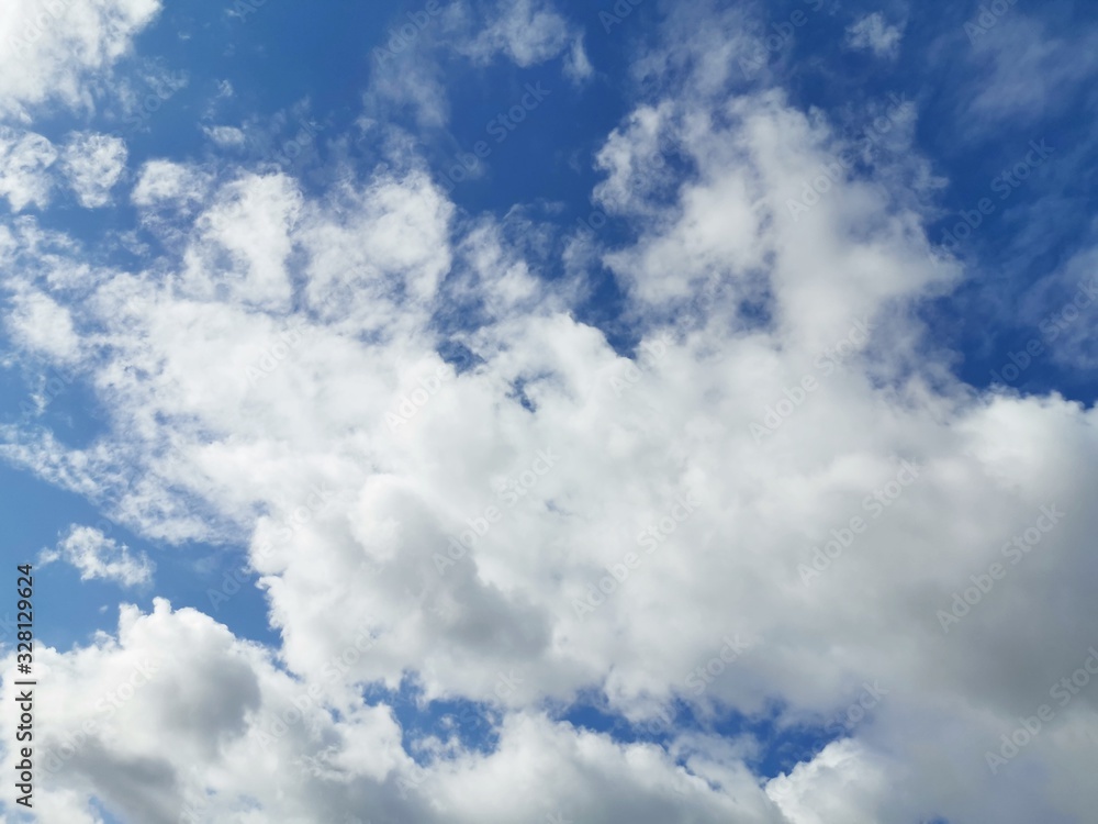 Obraz premium Blue sky with white clouds.