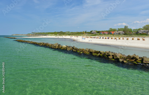 Fototapeta Naklejka Na Ścianę i Meble -  Küstenschutz am Ostseestrand