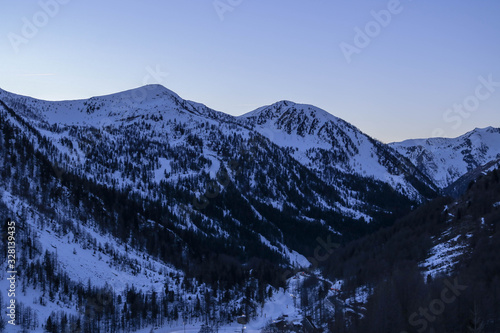 Montagne enneigée