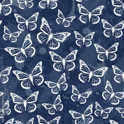 Vector seamless pattern with butterflies
