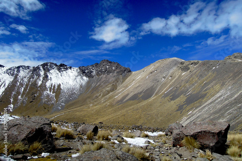 Nevado de Toluca, volcan, montañas y cielo