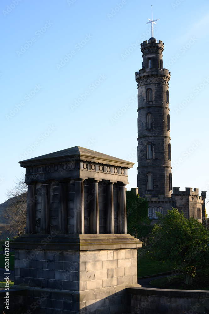 Obraz premium View from top of Calton hill to old part of Edinburgh, capital of Scotland