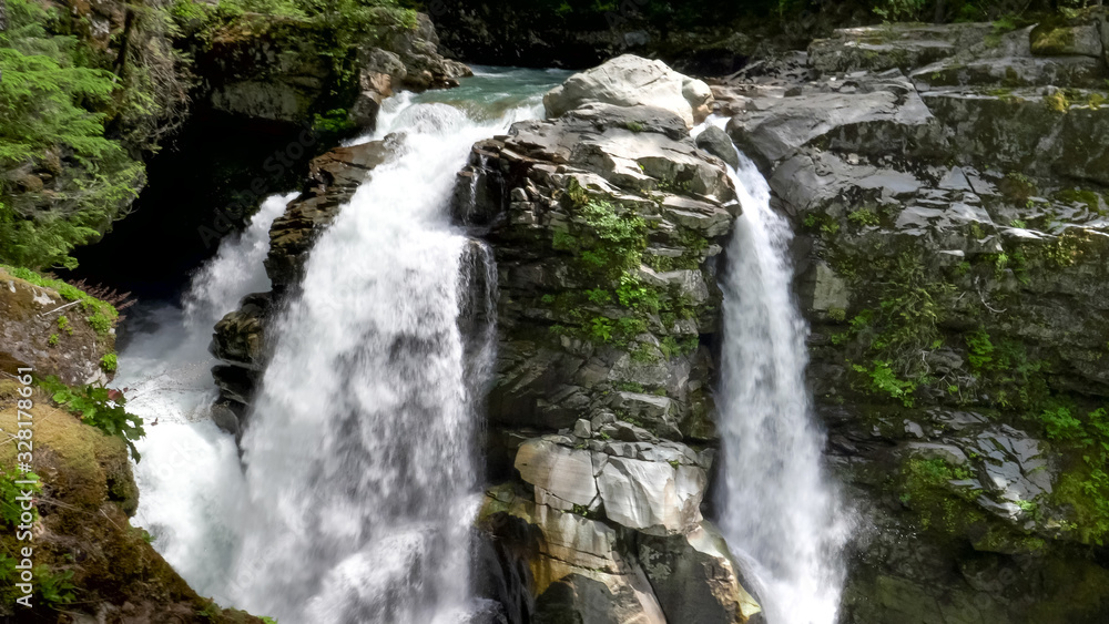 Fototapeta premium close up of nooksack falls in washington state, usa