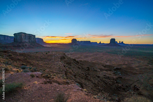 sunset at artists point in monument valley, usa © Christian B.