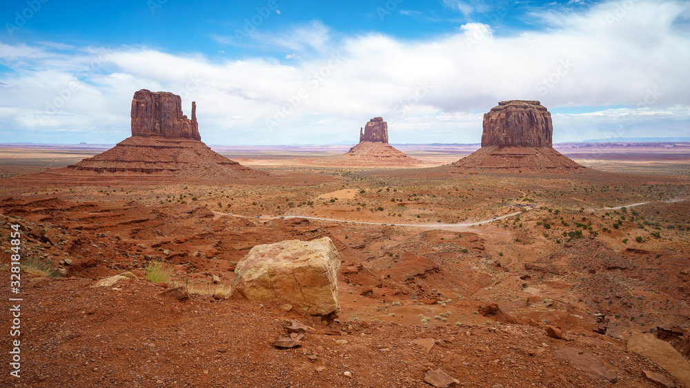 the scenic drive in the monument valley, usa