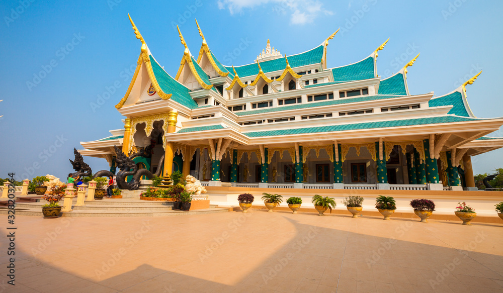 Fototapeta premium Wat pa phu kon blue temple thaiand isaan
