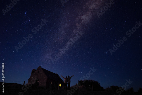 뉴질랜드 테카포 선한목자의 교회 밤 야경 별사진 은하수가 보이는 하늘