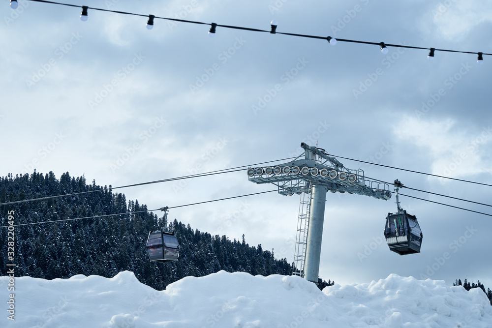 Image of the upper station of the cable car.