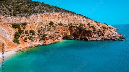 Fototapeta Naklejka Na Ścianę i Meble -  mağaralı koy