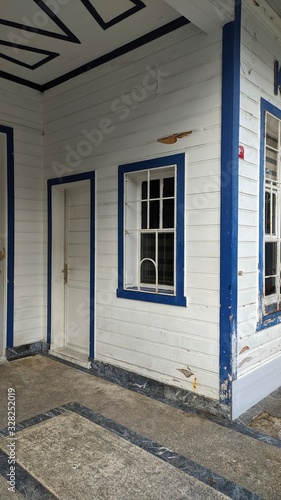 summery side in city