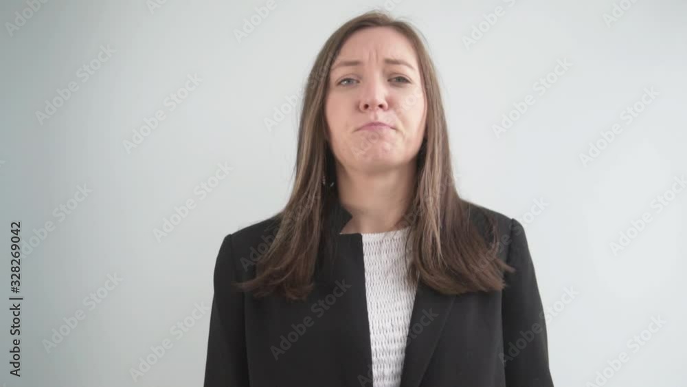 Businesswoman starts coughing at work and loses consciousness