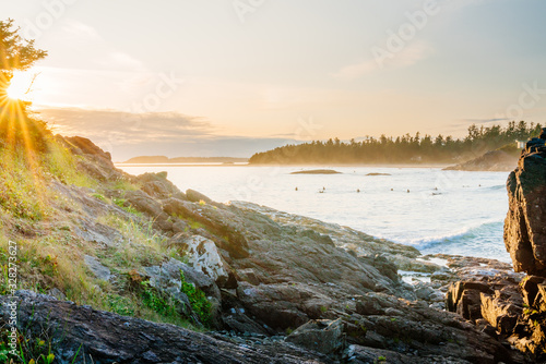 Obraz na płótnie Tofino, Cox bay beach at sunset. Vancouver Island, British Columbia, Canada w salonie