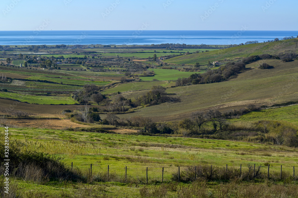Paysage de campagne le long des côtes italiennes Paysage de campagne le long des côtes italiennes