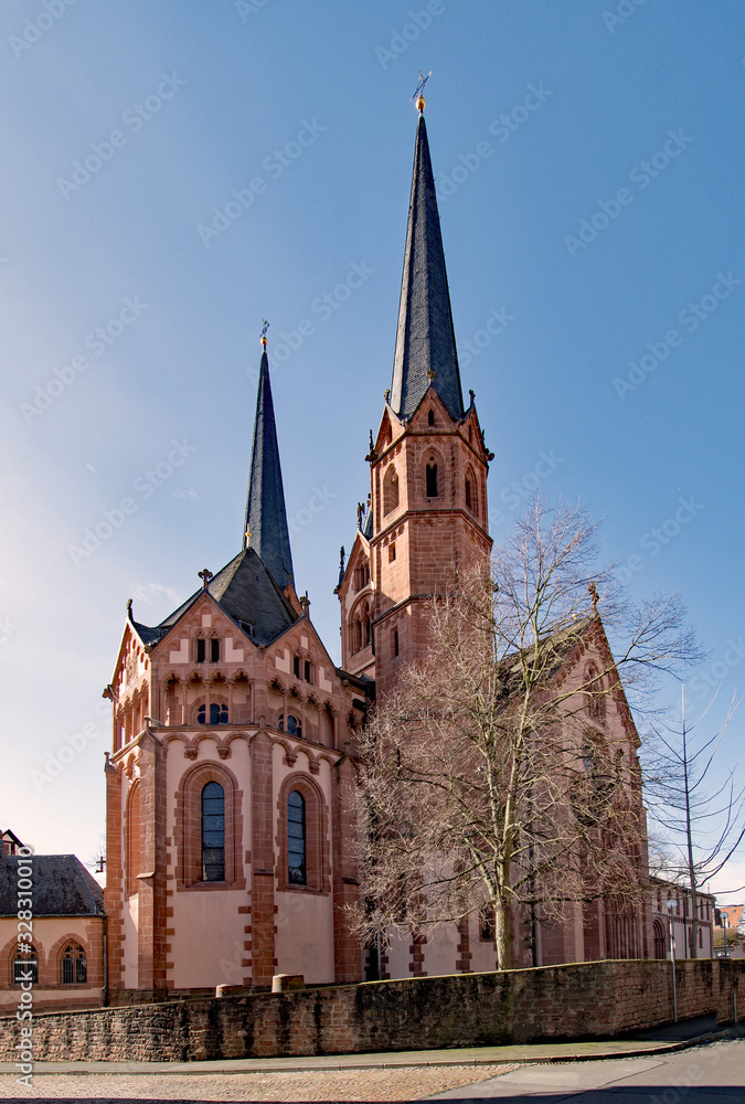 Die Marienkirche in Gelnhausen im Main-Kinzig-Kreis, Hessen, Deutschland 