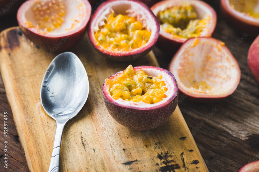 Fresh passion fruits-Passion fruit slices-Healthy fruit Fresh passion fruits-Passion fruit slices-Healthy fruit