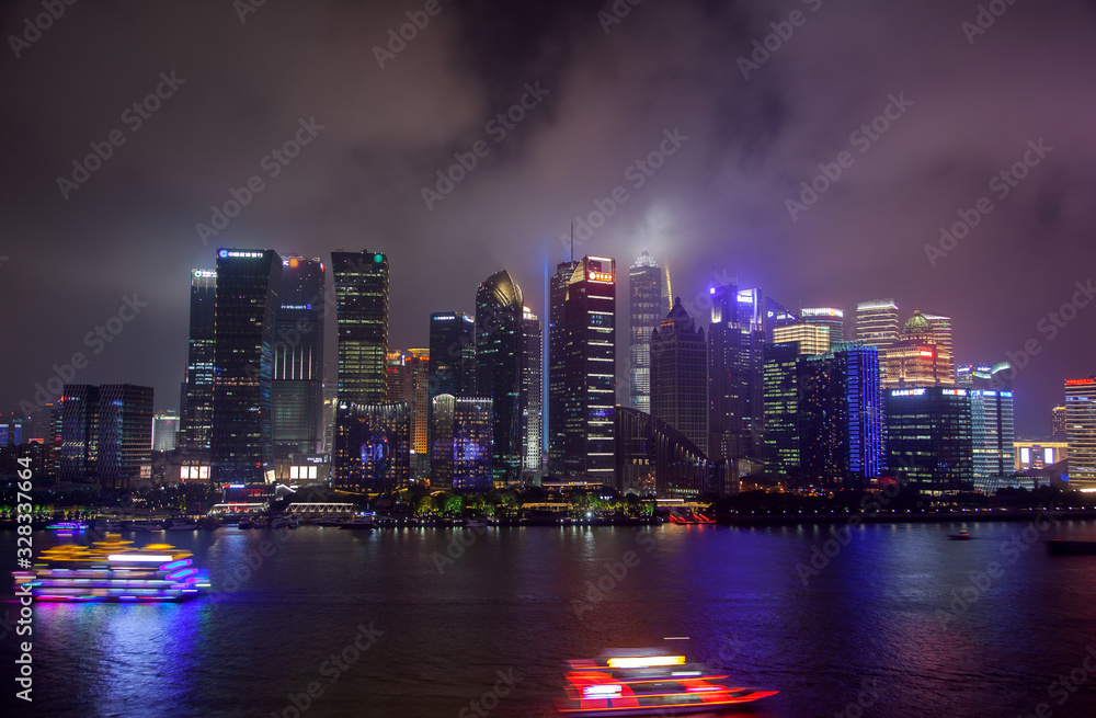 Fototapeta premium Shanghai Pudong New Area by Huangpu river at night 