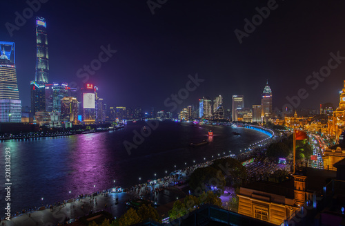 Shanghai districts surround Chinese Huangpu river 