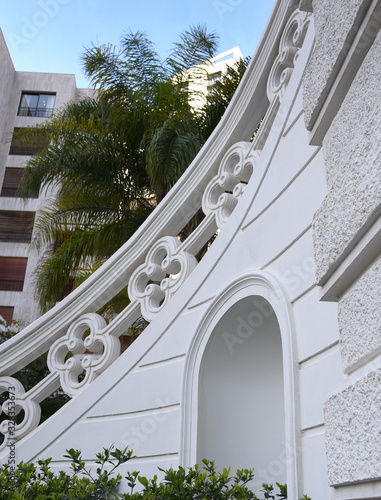 Elegante Marmortreppe am Gebäude des Sursock-Museums photo