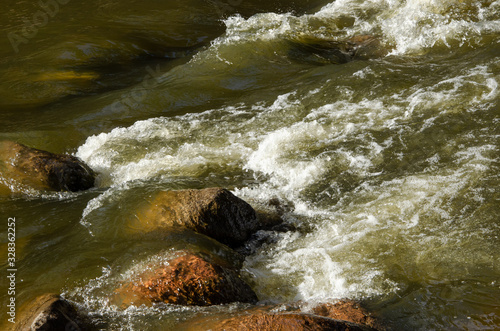 Wallpaper Mural water Torontodigital.ca