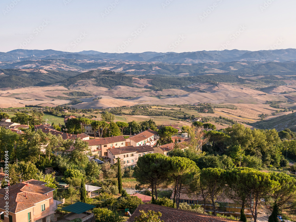 Fototapeta premium Beautiful landscape of the Tuscan hills (Italy)
