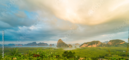 Beautiful mountains in the Thai sea Located in Phang Nga province, Thailand © Chonlapoom Banharn