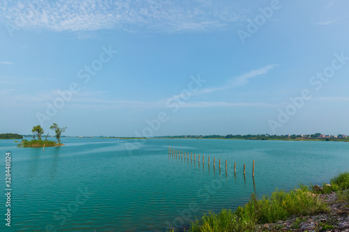 Beautiful Chinese natural landscape, water resources protection, environmental protection, sewage treatment.