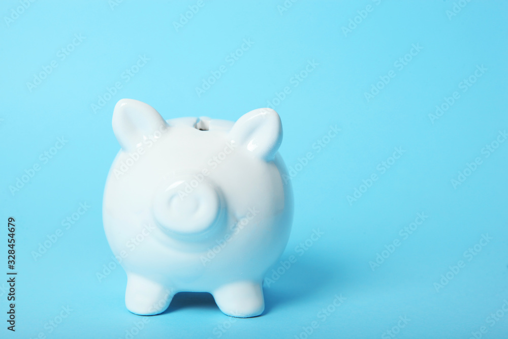 piggy piggy bank on a colored background. The concept of saving money. piggy piggy bank on a colored background. The concept of saving money.