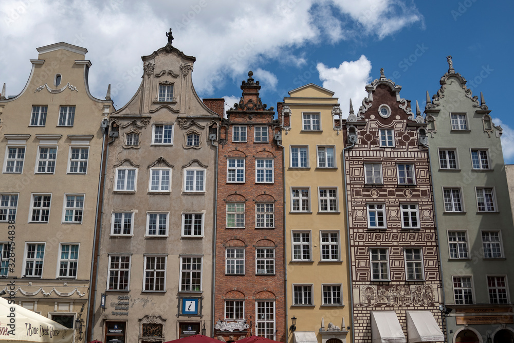 Häuser und Giebel in der schönen wieder aufgebauten Altstadt Danzigs