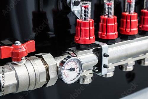 Flow meters on the stainless steel Collector block are used for distributing flows along the contours of the floor heating and radiator heating