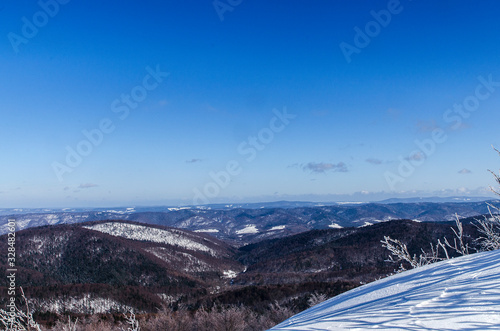 Fototapeta Naklejka Na Ścianę i Meble -  połownina Wetlińska Bieszczady panorama zima 