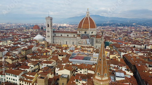 view of the cathedral f santa maria del fiore in firenze italy