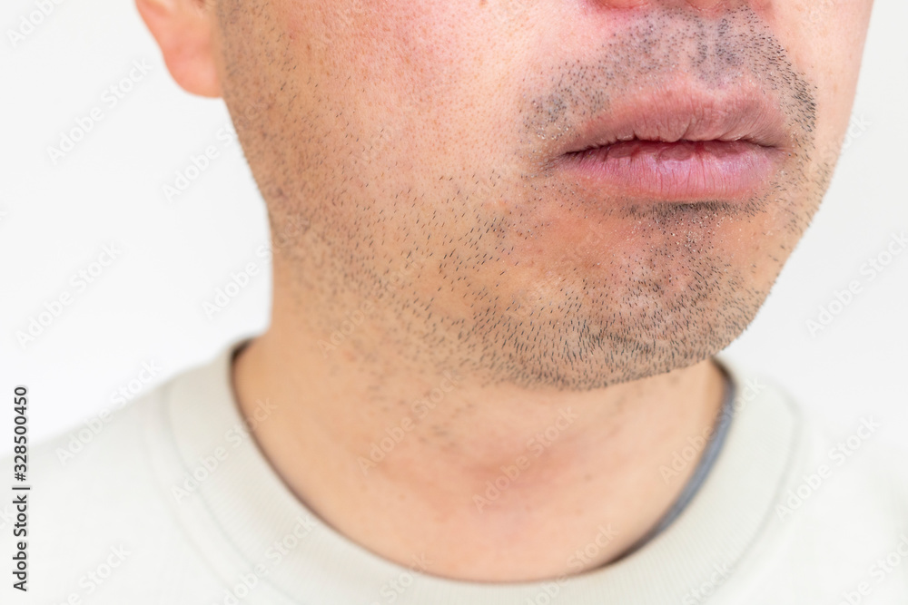 無精ひげの男の口元 無精ひげの男の口元