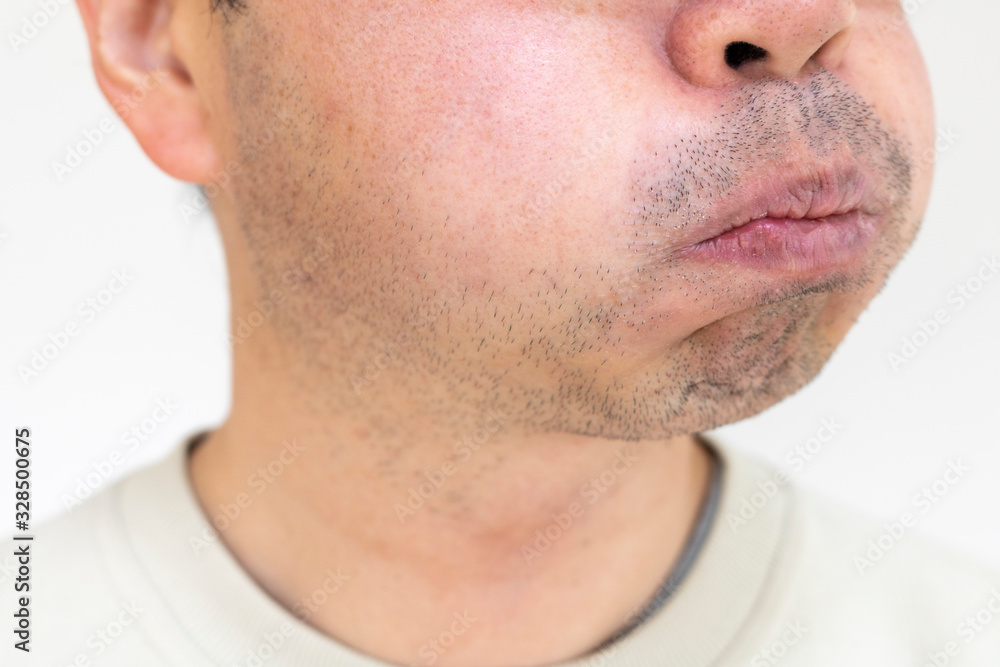 Fototapeta premium 無精ひげの男の口元