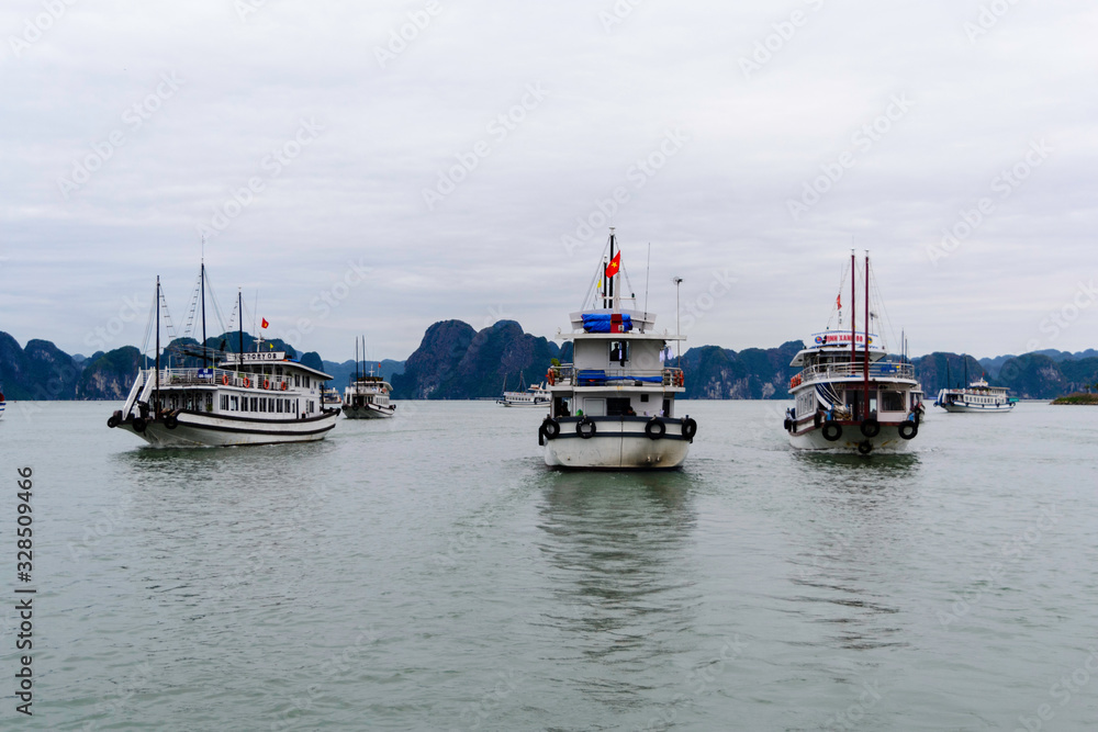 Fototapeta premium 3 boats in harbor