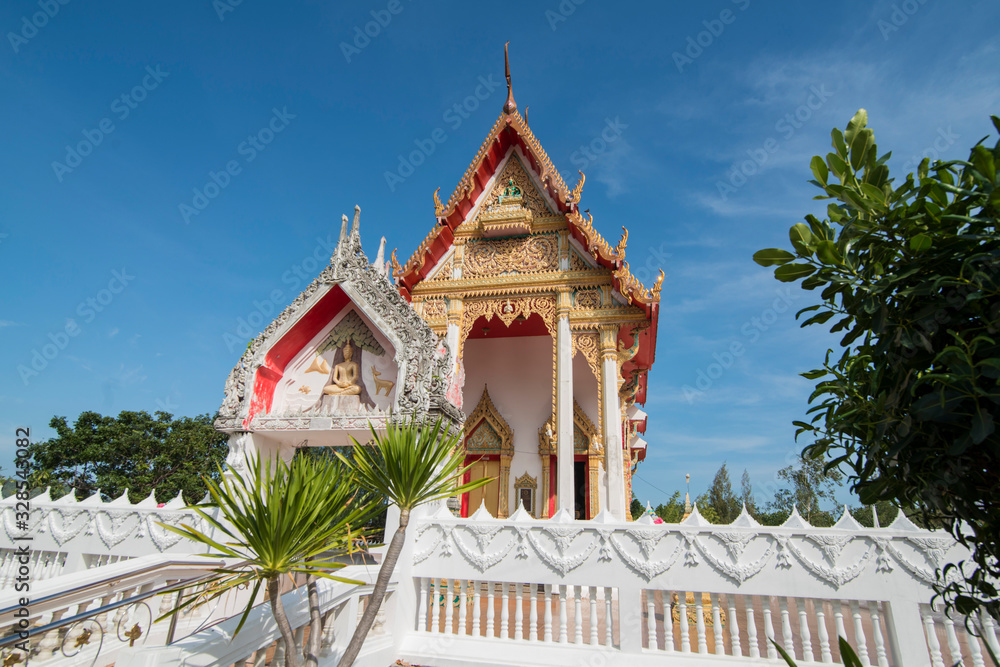 Fototapeta premium ASIA THAILAND PRANBURI SAM ROI YOT TEMPLE