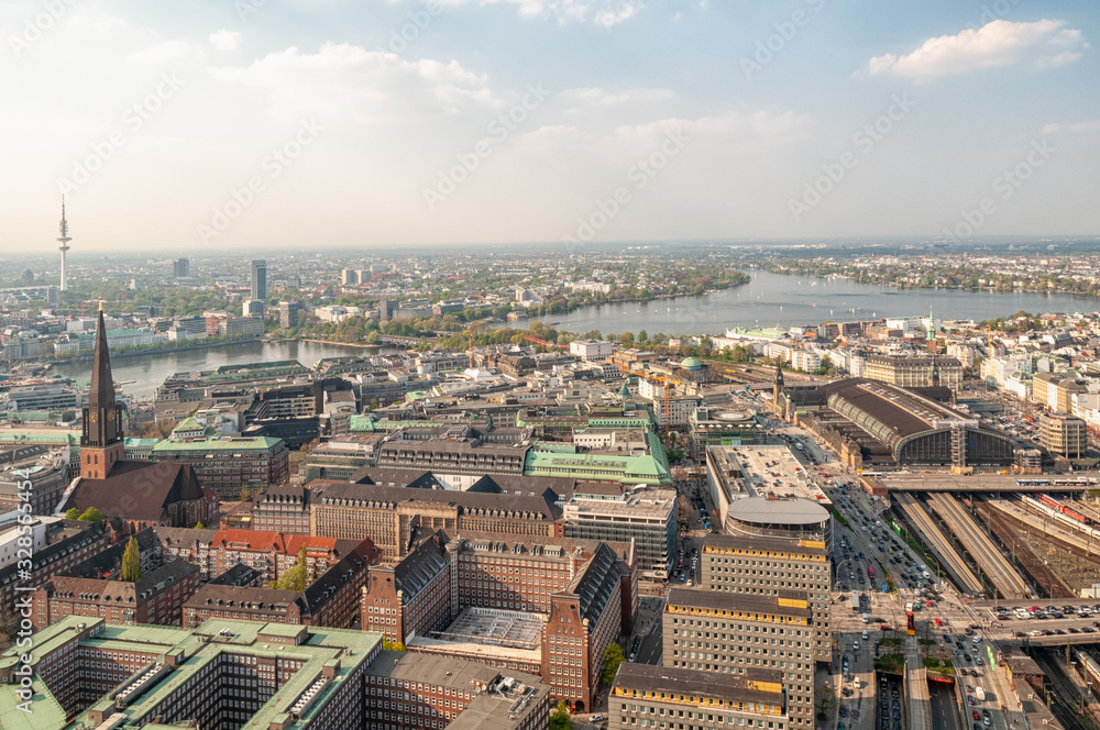 Blick über die Alster in Hamburg