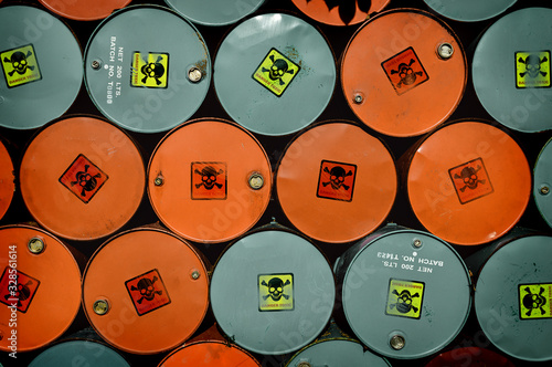 Obraz na płótnie Danger toxic chemical used tanks. w salonie