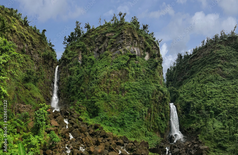 Dominica – Trafalgar Falls panorama