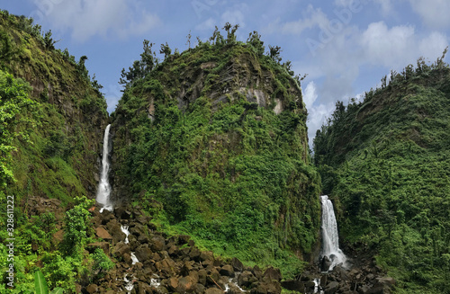Dominica – Trafalgar Falls panorama