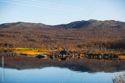Foto View of Kilpisjarvi village, with Saana mountain, Lake Kilpisjärvi, Enontekiö mu